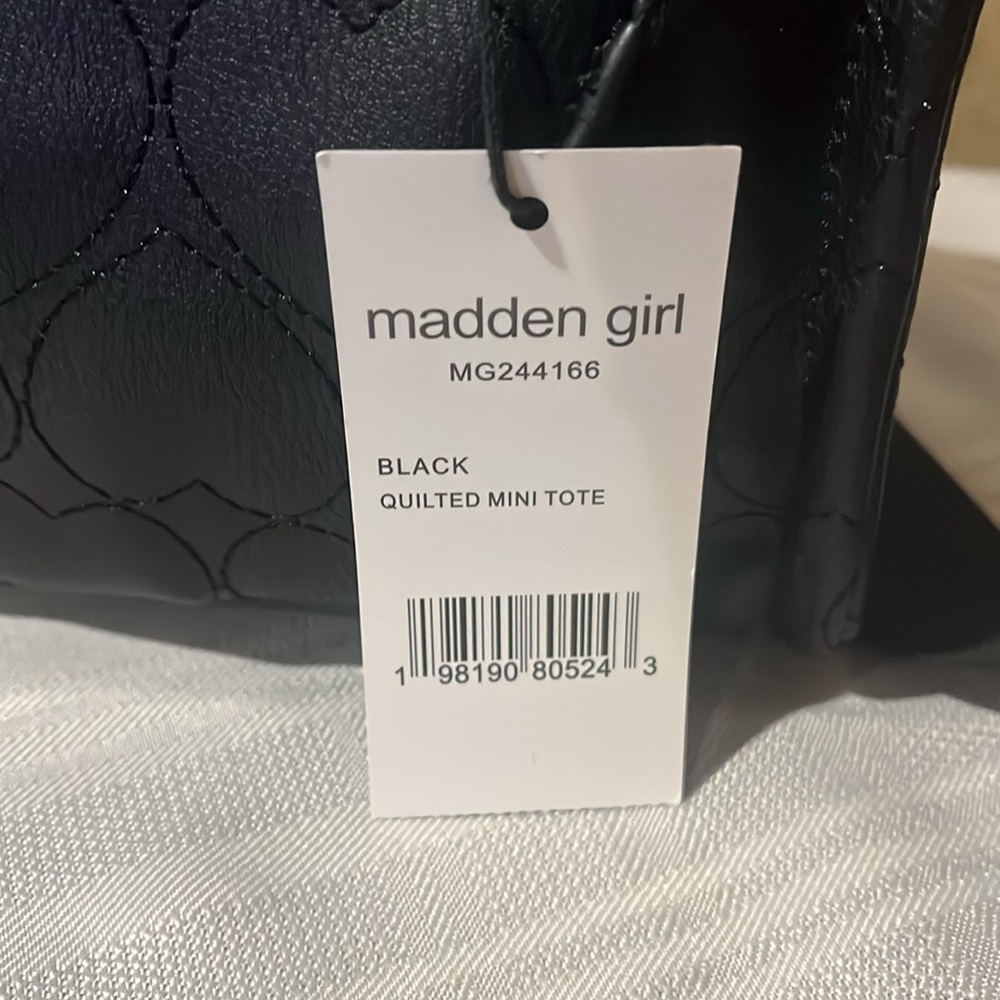 Madden Girl Black Quilted Crossbody Bag - Picture 4 of 4